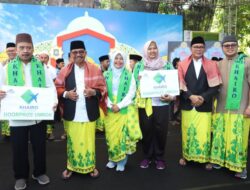 Wali Kota Tangerang Sachrudin Bagikan Tiket Umrah Gratis di Penutupan Festival Al-A’zhom 2025