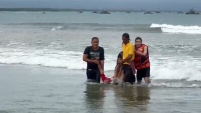 Korban Kedua Ditemukan: Proses Pencarian Wisatawan Terseret Ombak di Karang Seke Berakhir Duka