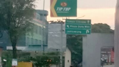 Genangan Air di Taman Cibodas Ganggu Aktivitas Warga dan Pengendara