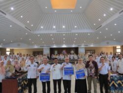 Wali Kota Tangerang Serahkan SK Pensiun kepada 84 ASN, Suasana Haru Warnai Acara Sosialisasi Ketaspenan