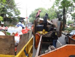 Pemkot Tangerang Tertibkan TPS Liar di Jalan TMP Taruna Sukasari
