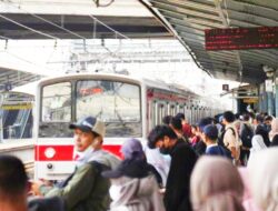 Sejumlah Pekerja Tetap Masuk Kerja di Tengah Cuti Bersama HUT ke-80 RI