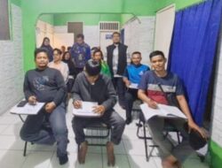 27 Petugas Kebersihan DLH Kota Tangerang Raih Ijazah Lewat Program Sekolah Paket